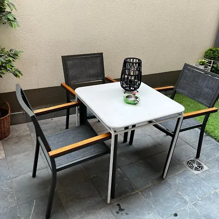 Quarto em Acomodações Particulares Modern Cozy With Backyard Antuérpia